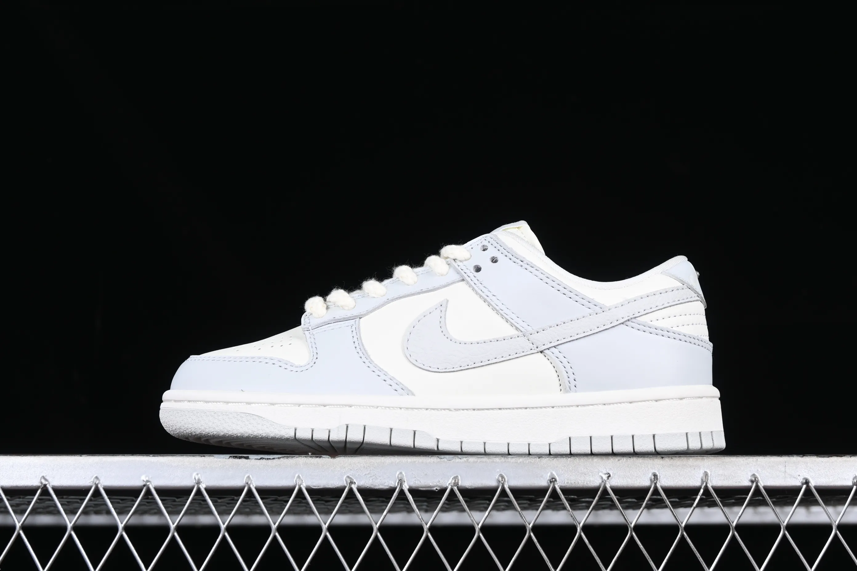 All categories Nk SB Dunk series Nk SB Dunk Low low-top sneakers J version Nk Dunk Low "Needlework" embossed gray SB low-top sports and leisure sneakers FJ4553-133